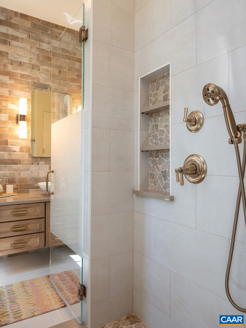 6877 HARVEST FARMS LN