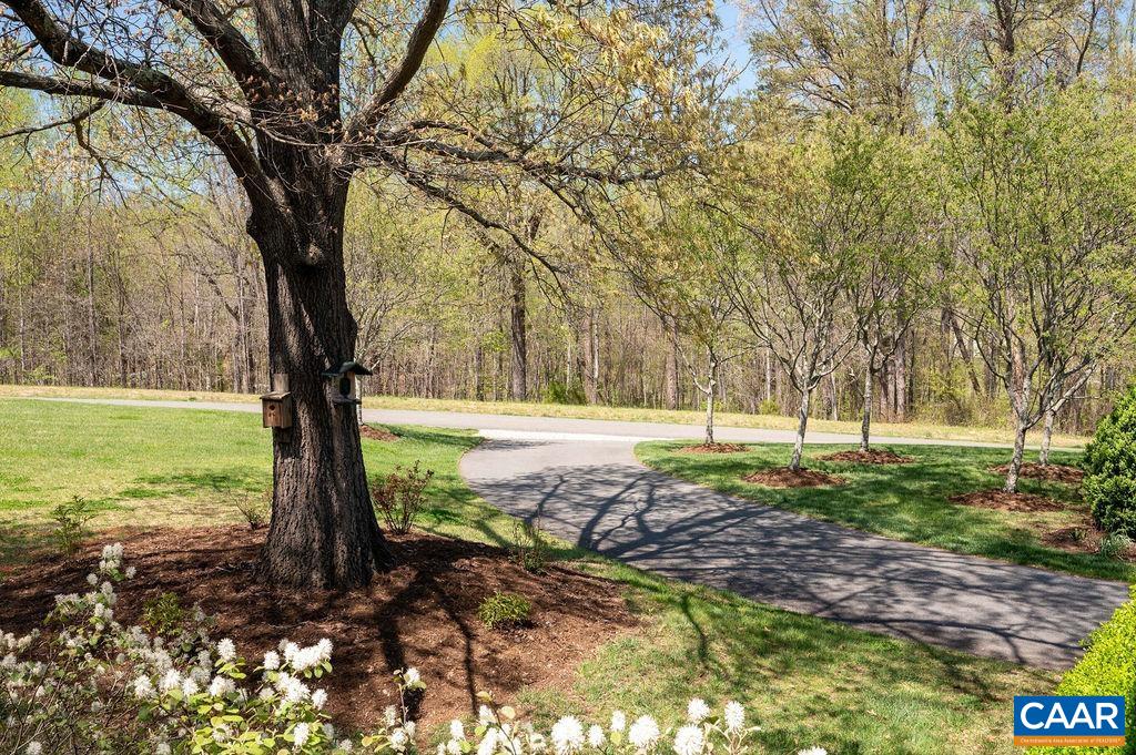 6877 HARVEST FARMS LN