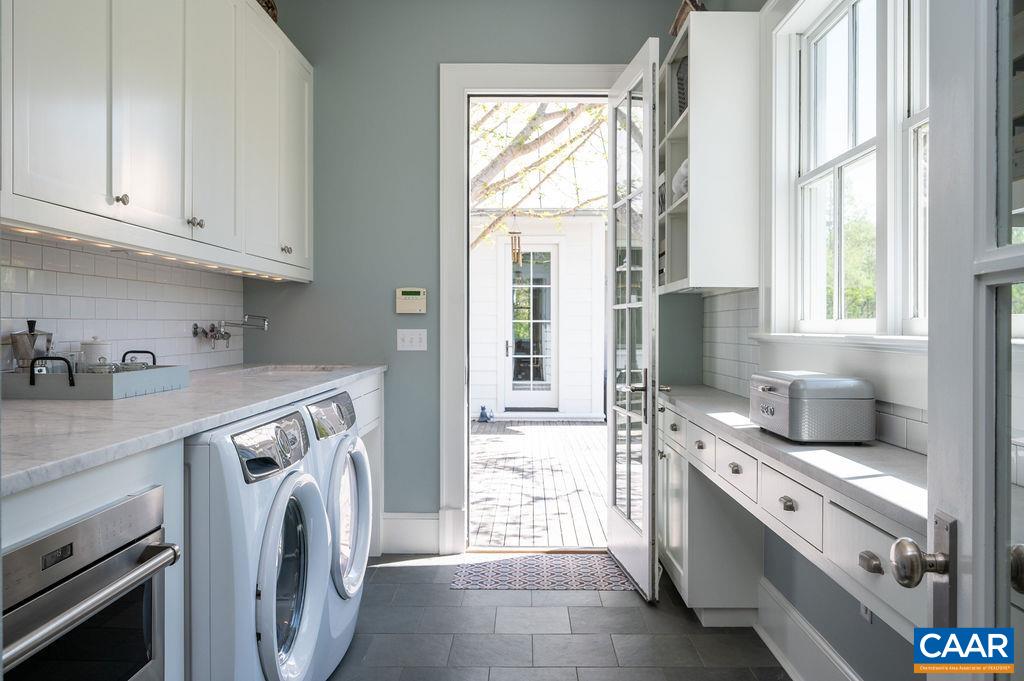 6877 HARVEST FARMS LN