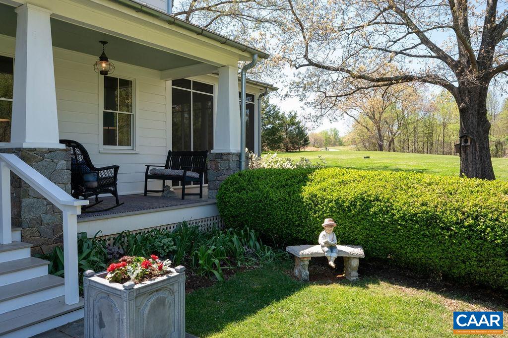 6877 HARVEST FARMS LN