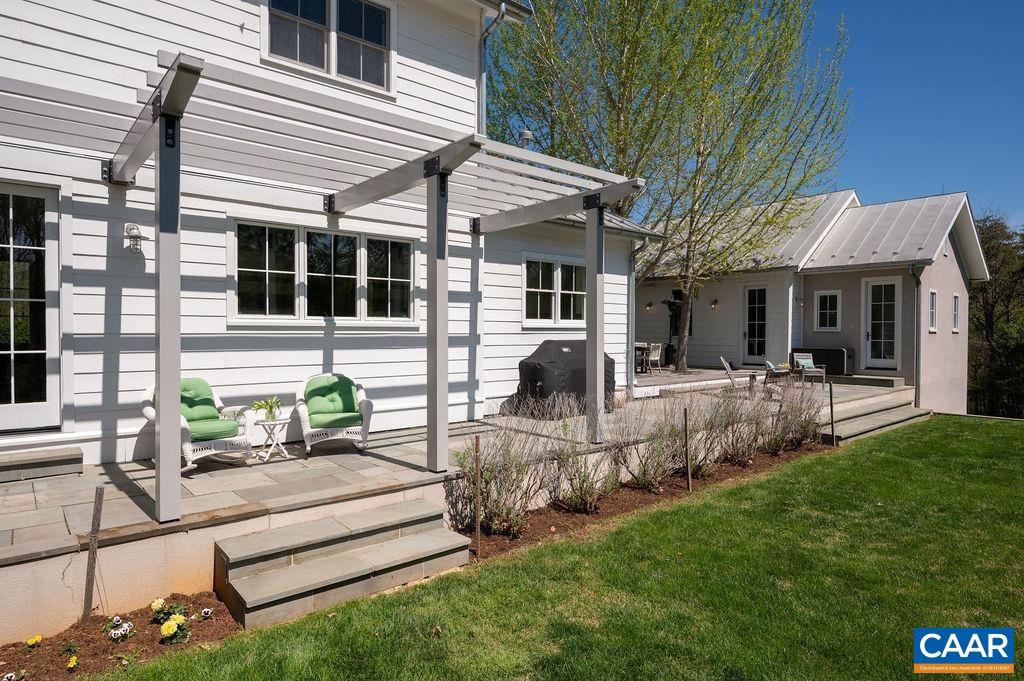 6877 HARVEST FARMS LN