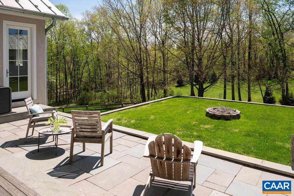 6877 HARVEST FARMS LN