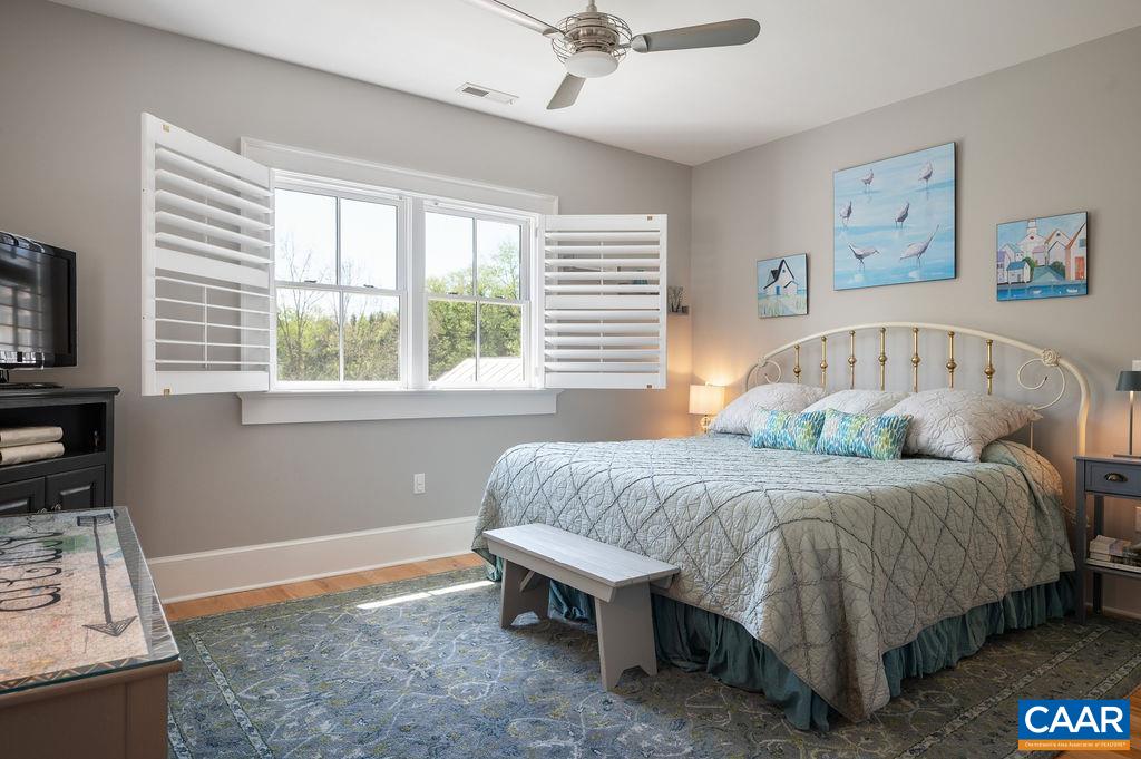 6877 HARVEST FARMS LN