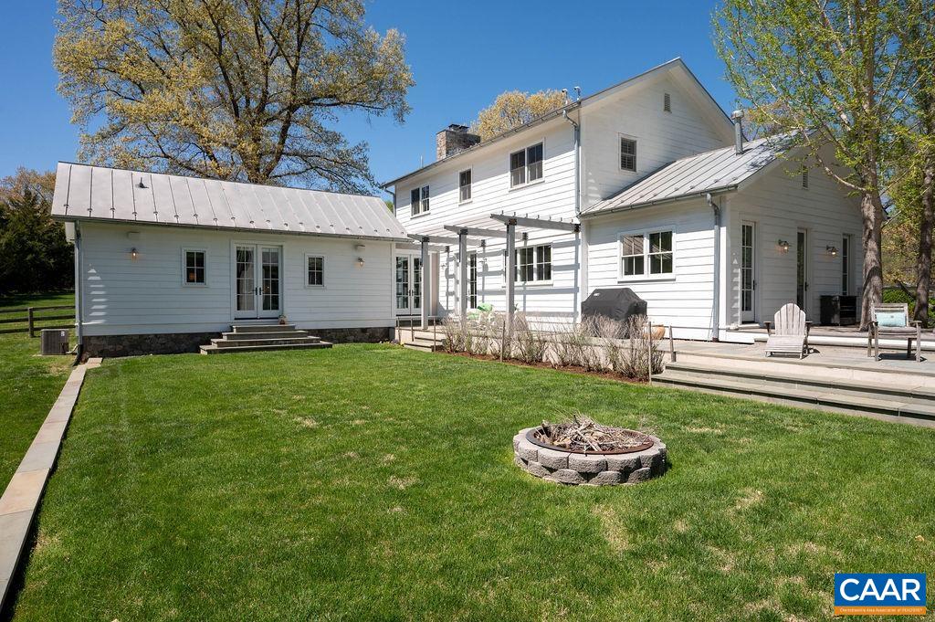 6877 HARVEST FARMS LN