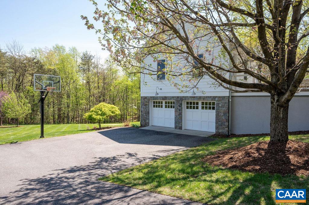 6877 HARVEST FARMS LN