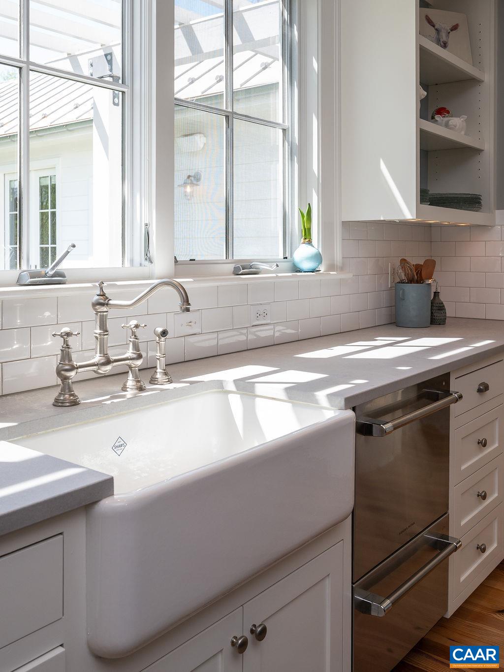 6877 HARVEST FARMS LN