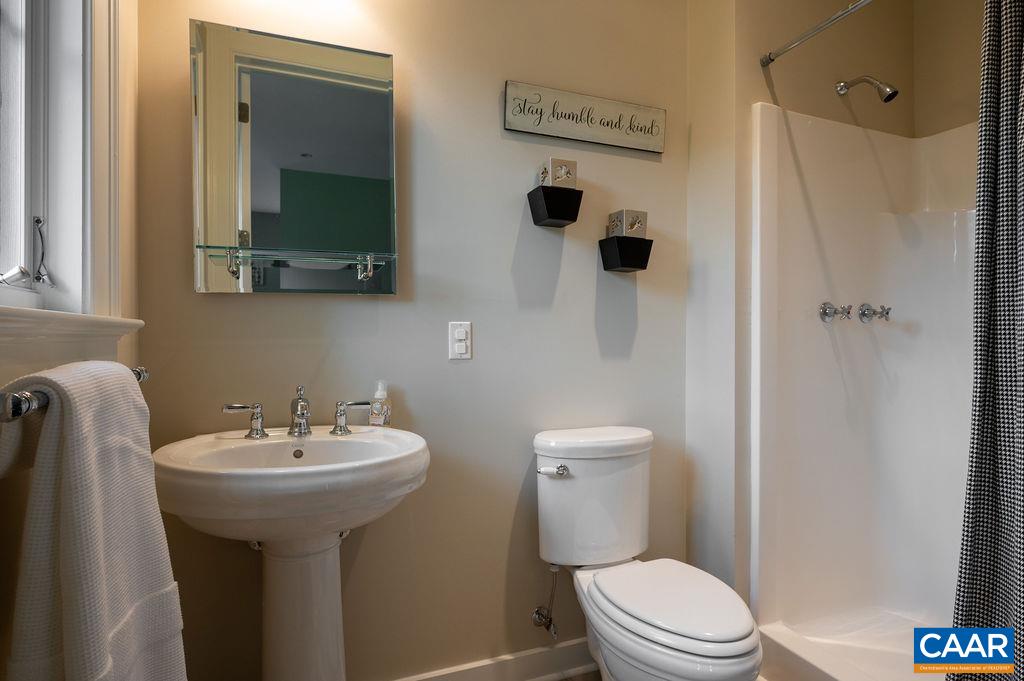 6877 HARVEST FARMS LN