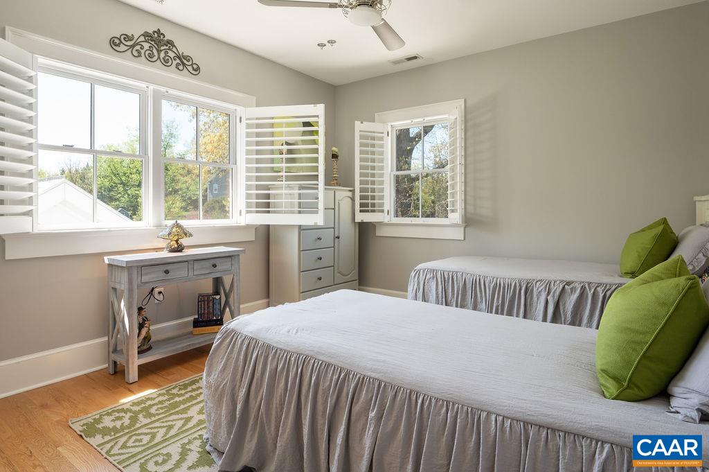 6877 HARVEST FARMS LN