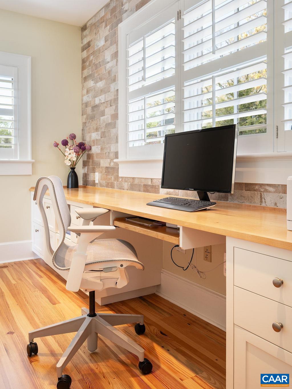 6877 HARVEST FARMS LN