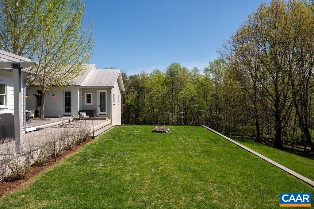 6877 HARVEST FARMS LN