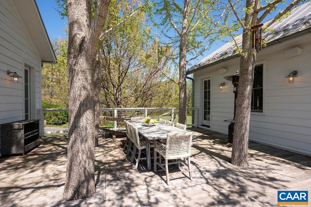 6877 HARVEST FARMS LN