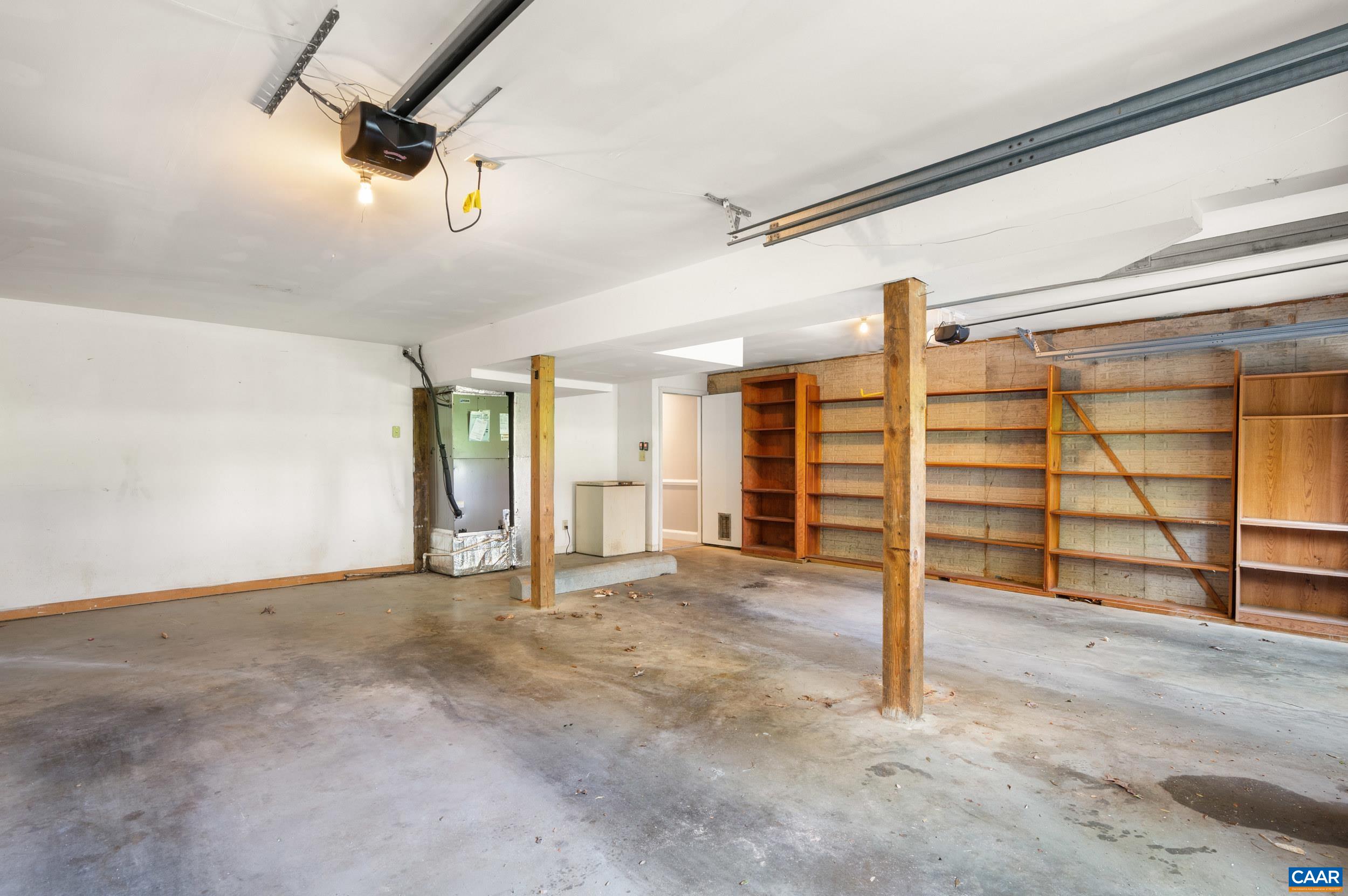 2089 WHISPERING WOODS DR