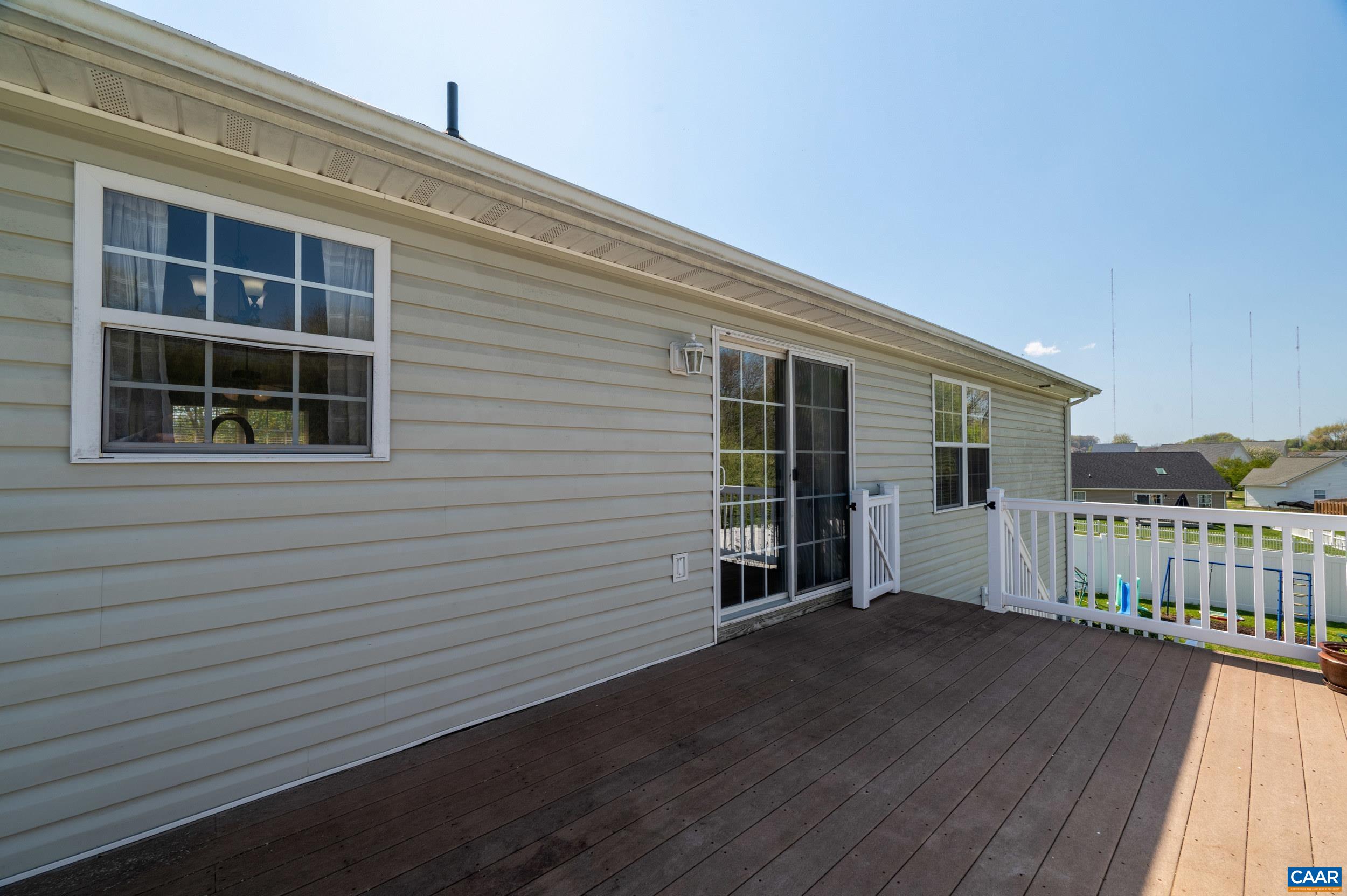 225 MAYFIELD LN