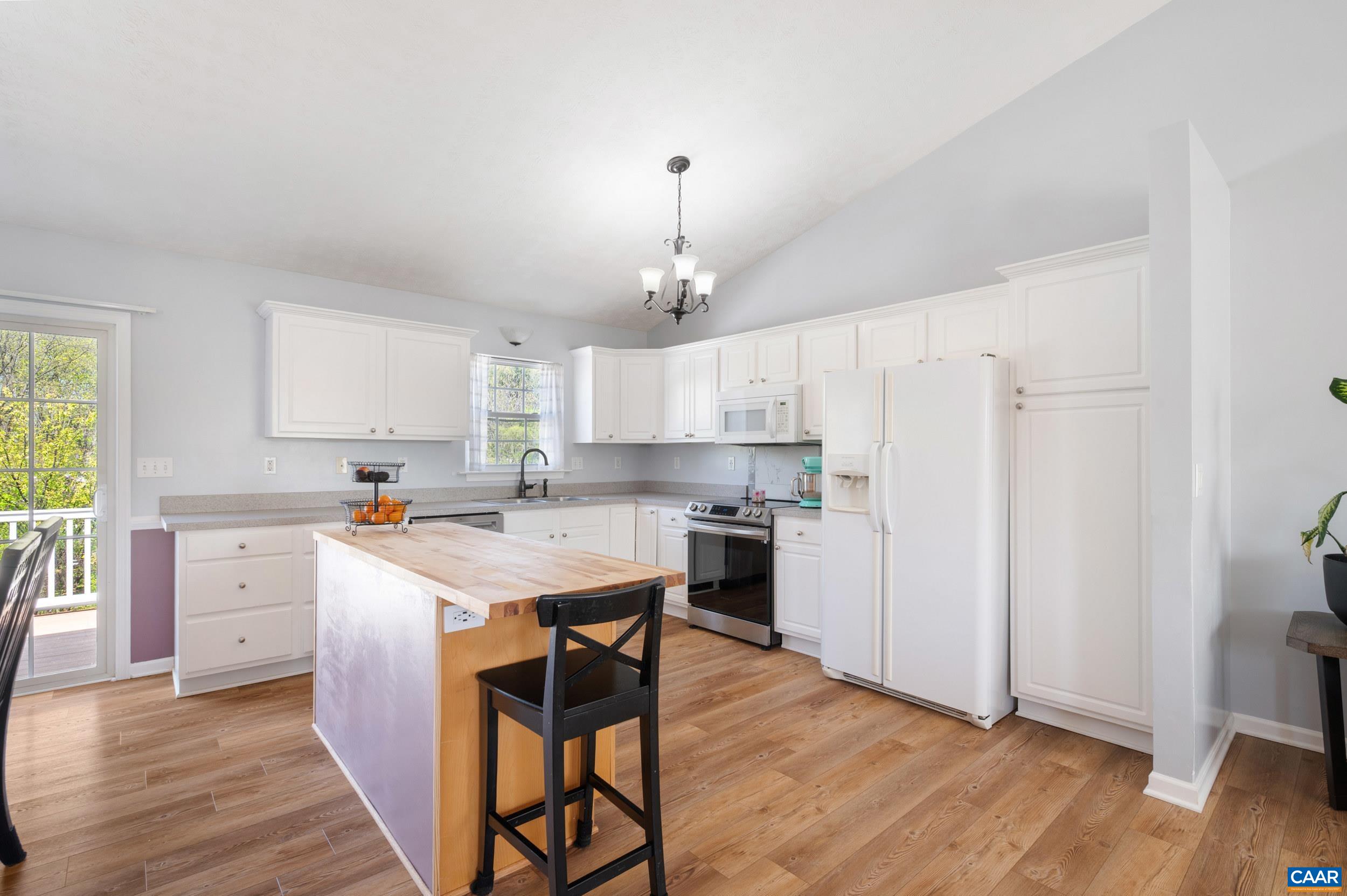 225 MAYFIELD LN