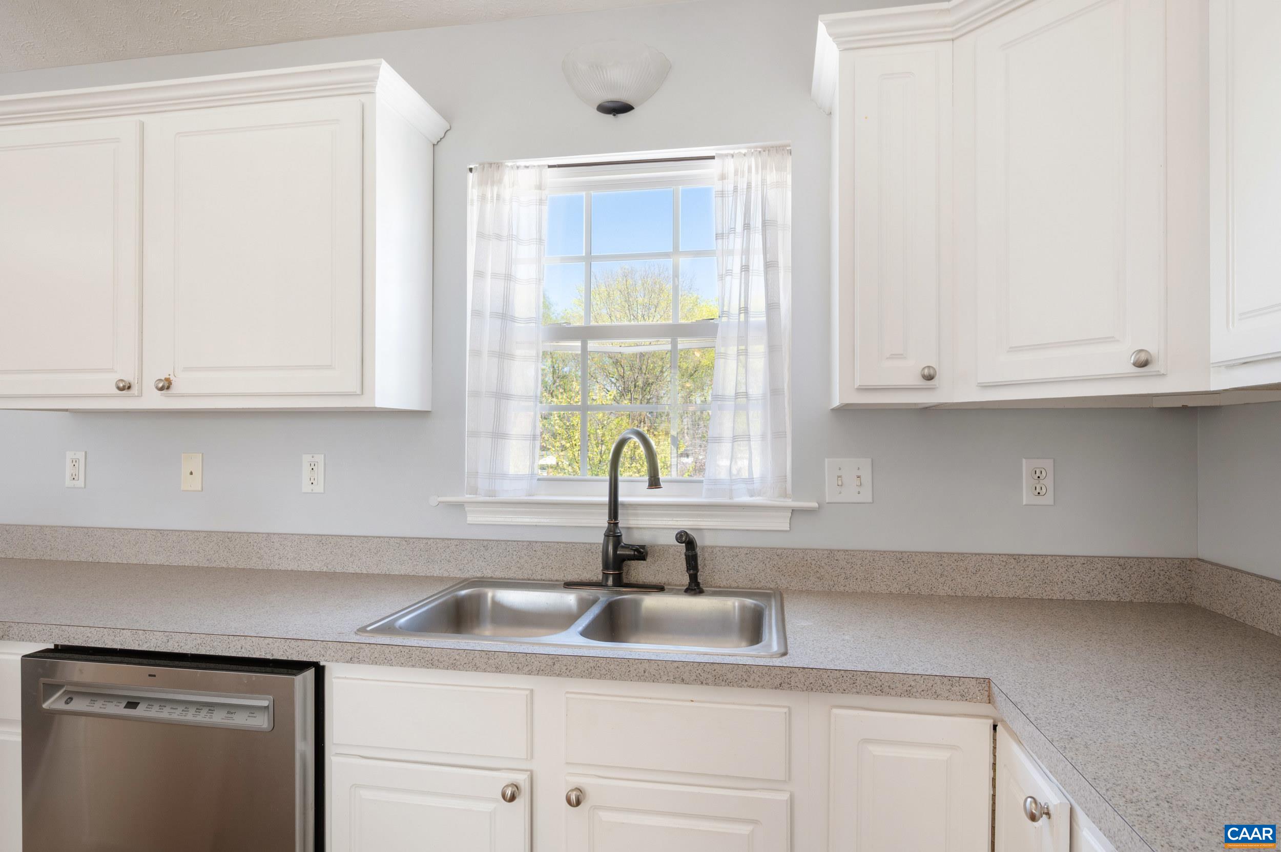 225 MAYFIELD LN