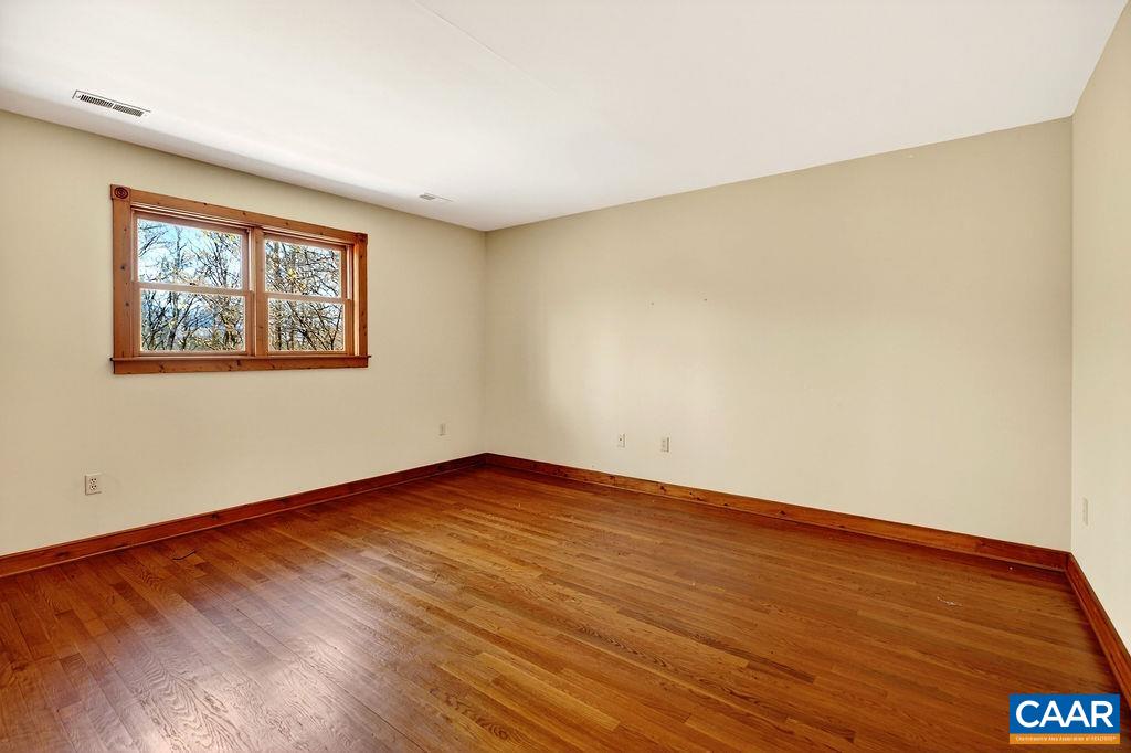 472 HORSESHOE MOUNTAIN RD