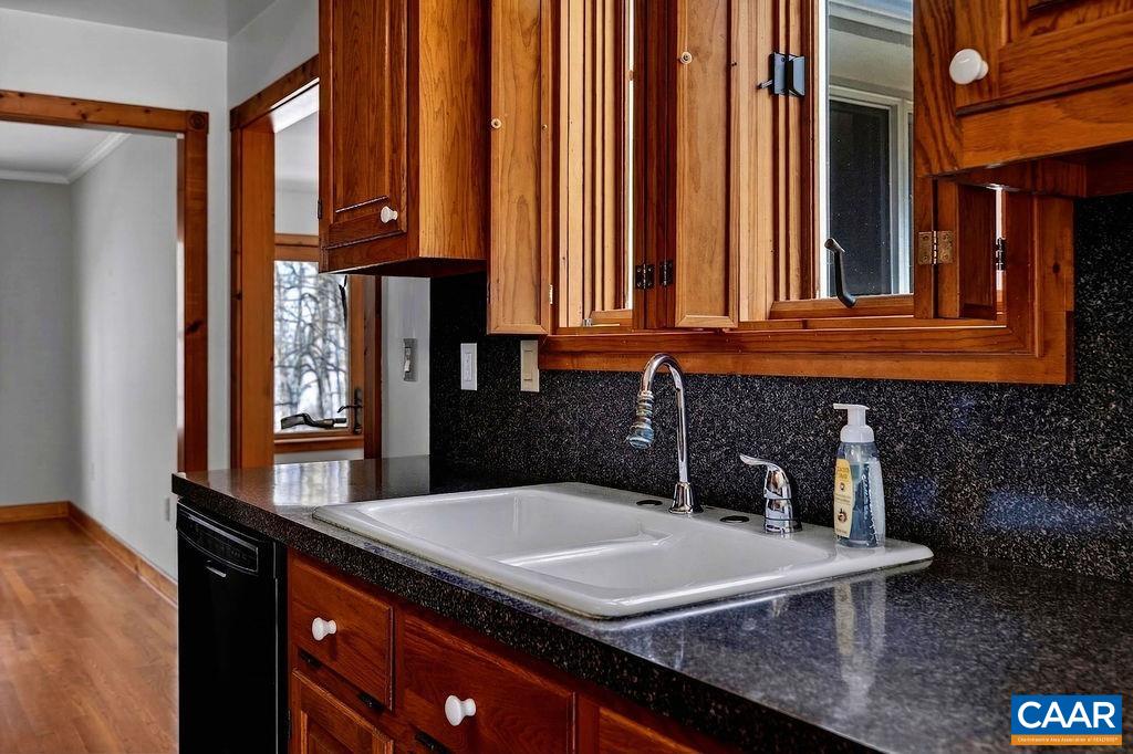 472 HORSESHOE MOUNTAIN RD