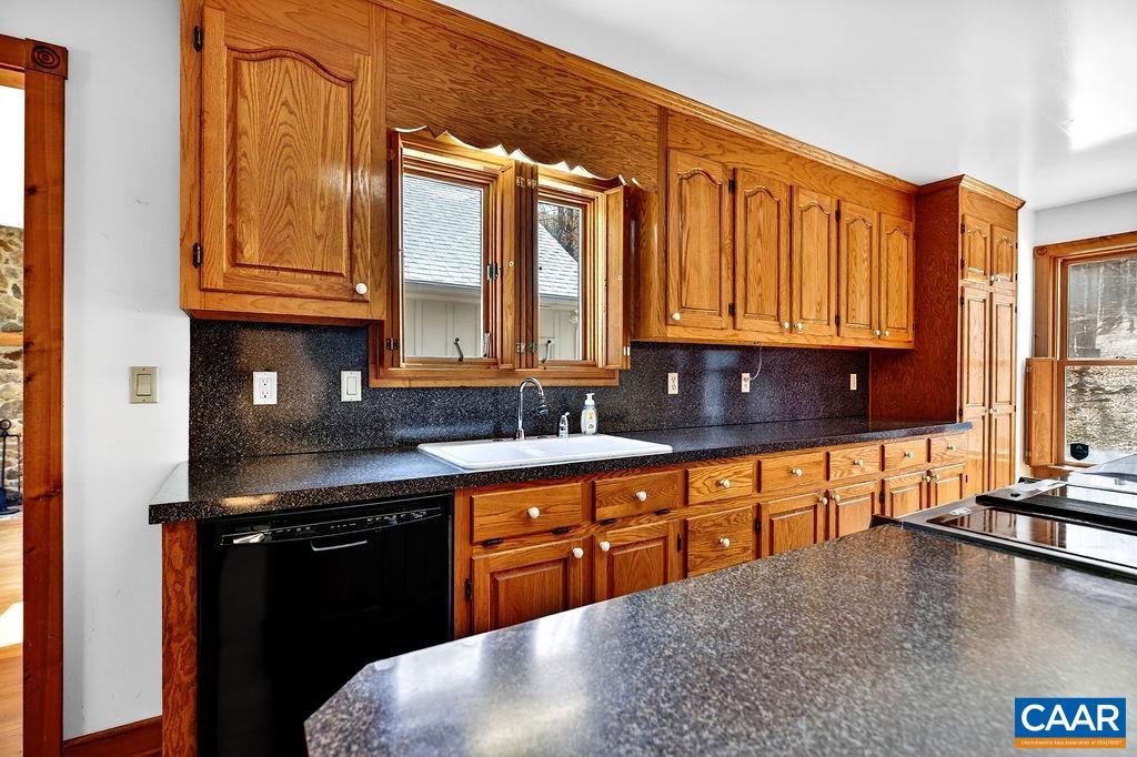 472 HORSESHOE MOUNTAIN RD