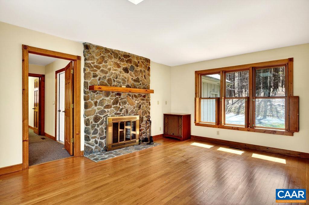 472 HORSESHOE MOUNTAIN RD