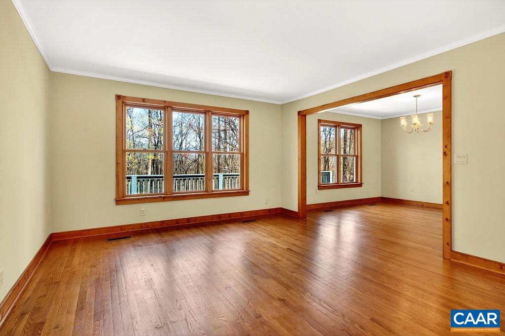 472 HORSESHOE MOUNTAIN RD