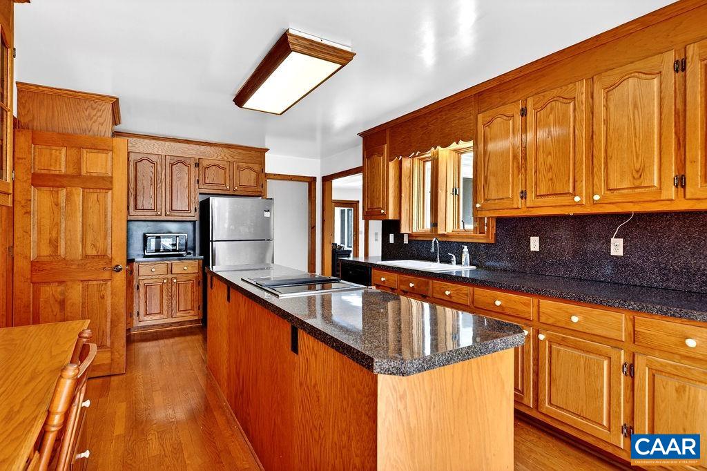 472 HORSESHOE MOUNTAIN RD