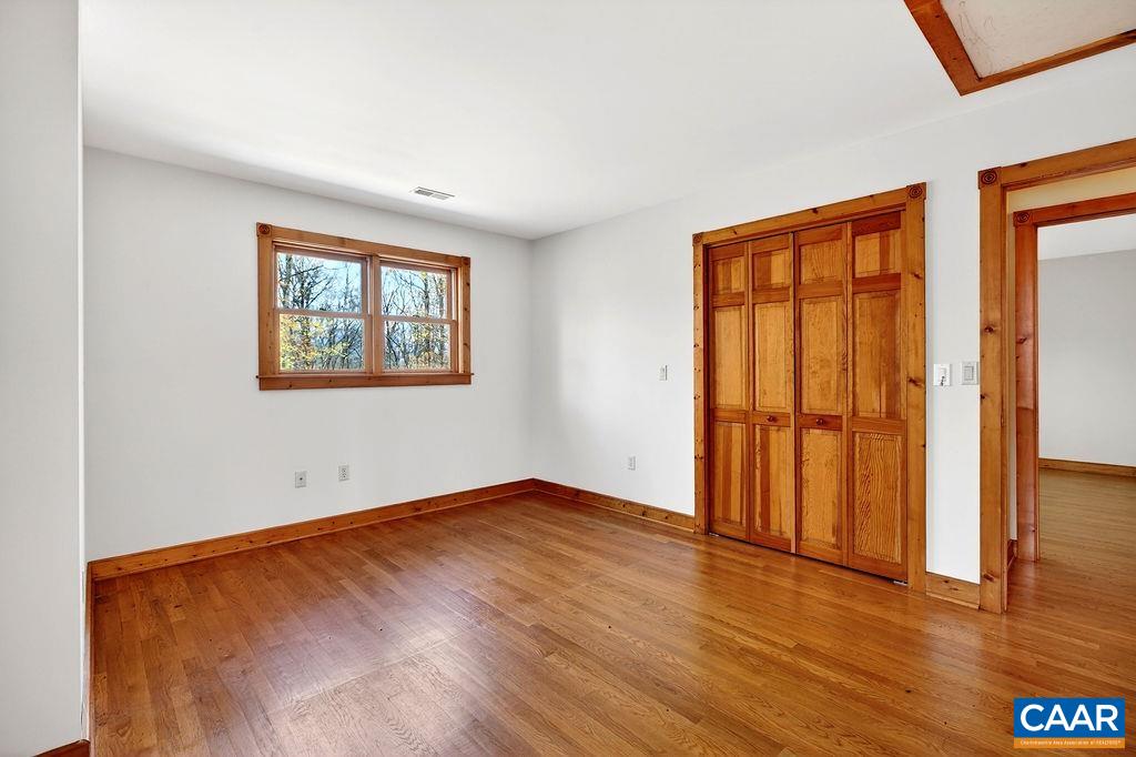 472 HORSESHOE MOUNTAIN RD