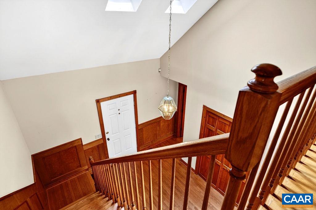 472 HORSESHOE MOUNTAIN RD