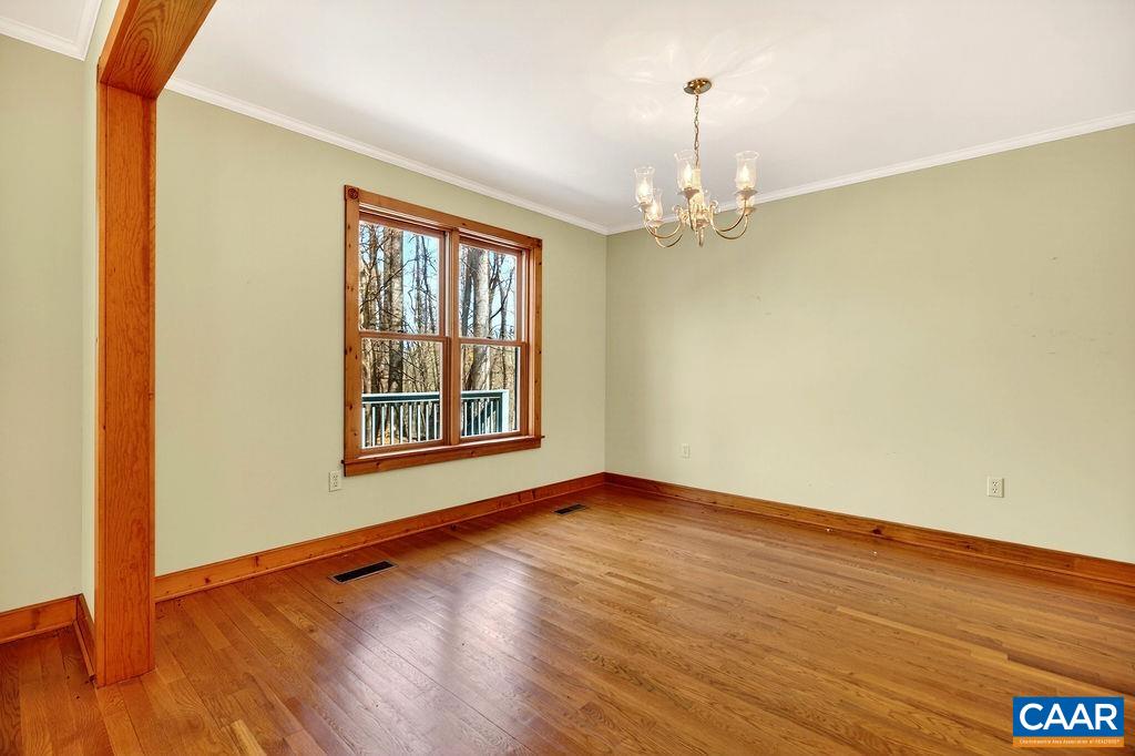 472 HORSESHOE MOUNTAIN RD