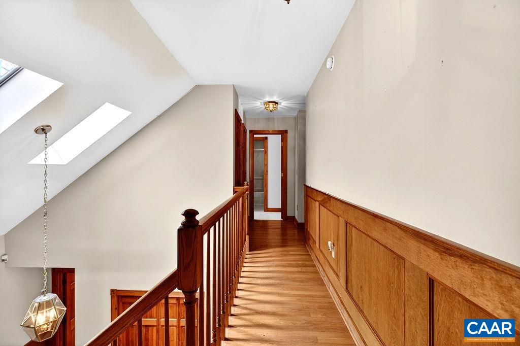 472 HORSESHOE MOUNTAIN RD