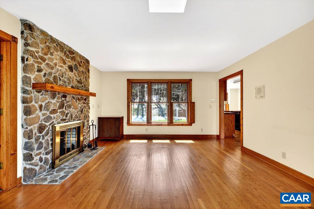 472 HORSESHOE MOUNTAIN RD