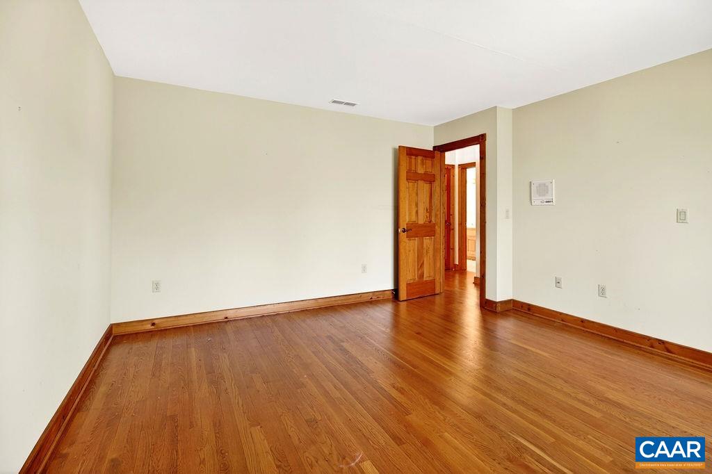 472 HORSESHOE MOUNTAIN RD