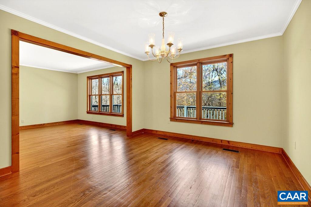 472 HORSESHOE MOUNTAIN RD