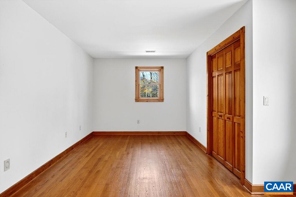 472 HORSESHOE MOUNTAIN RD