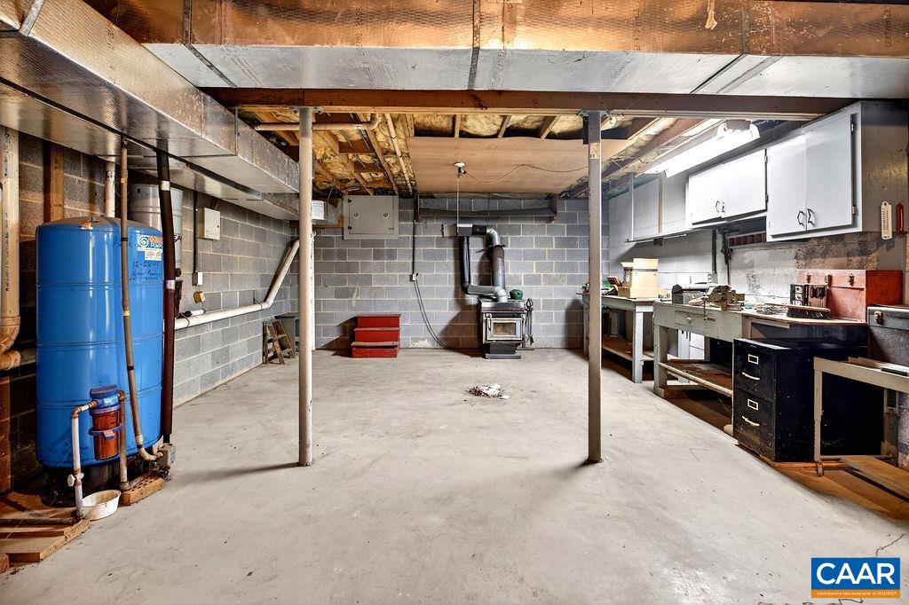 472 HORSESHOE MOUNTAIN RD