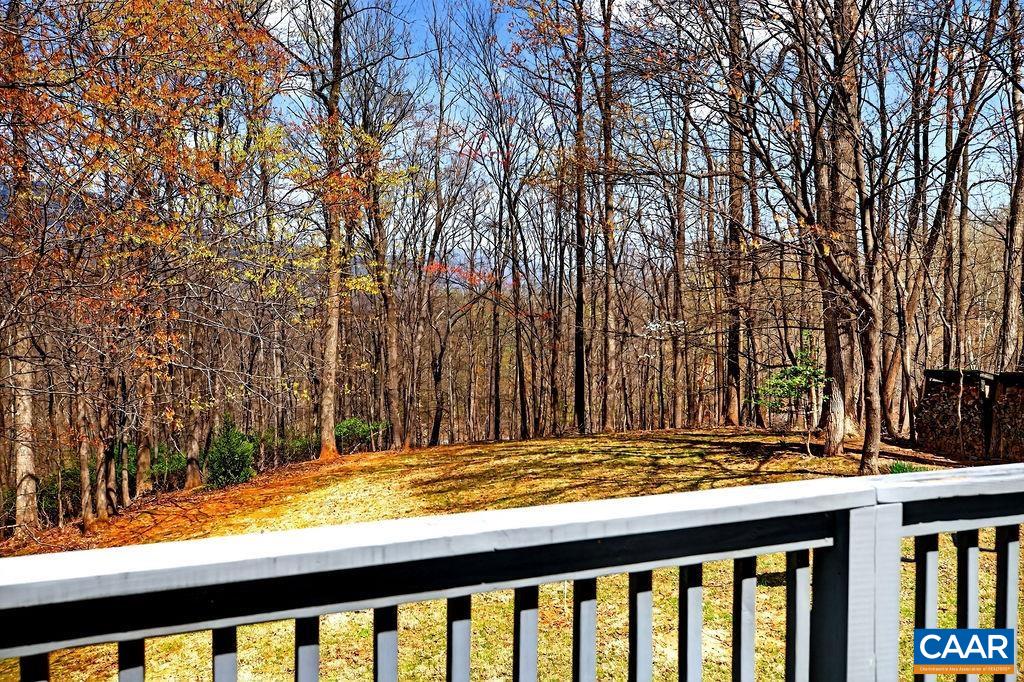 472 HORSESHOE MOUNTAIN RD