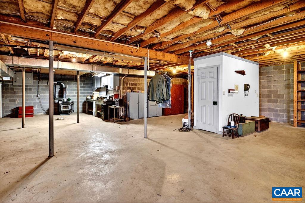 472 HORSESHOE MOUNTAIN RD