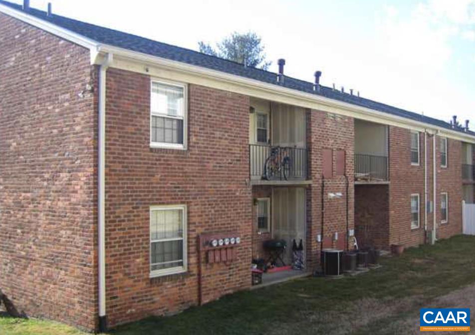 2422 BARRACKS PL Unit: 4