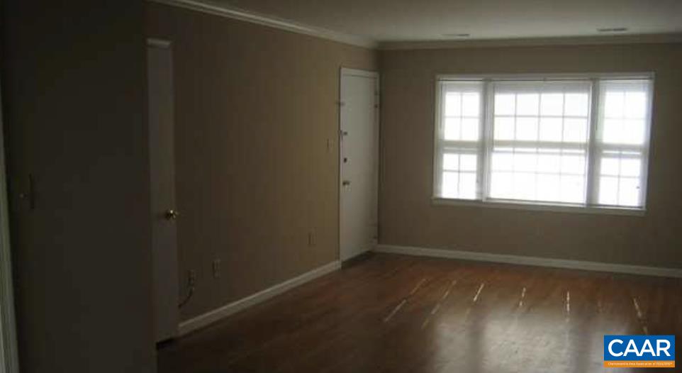 2422 BARRACKS PL Unit: 4