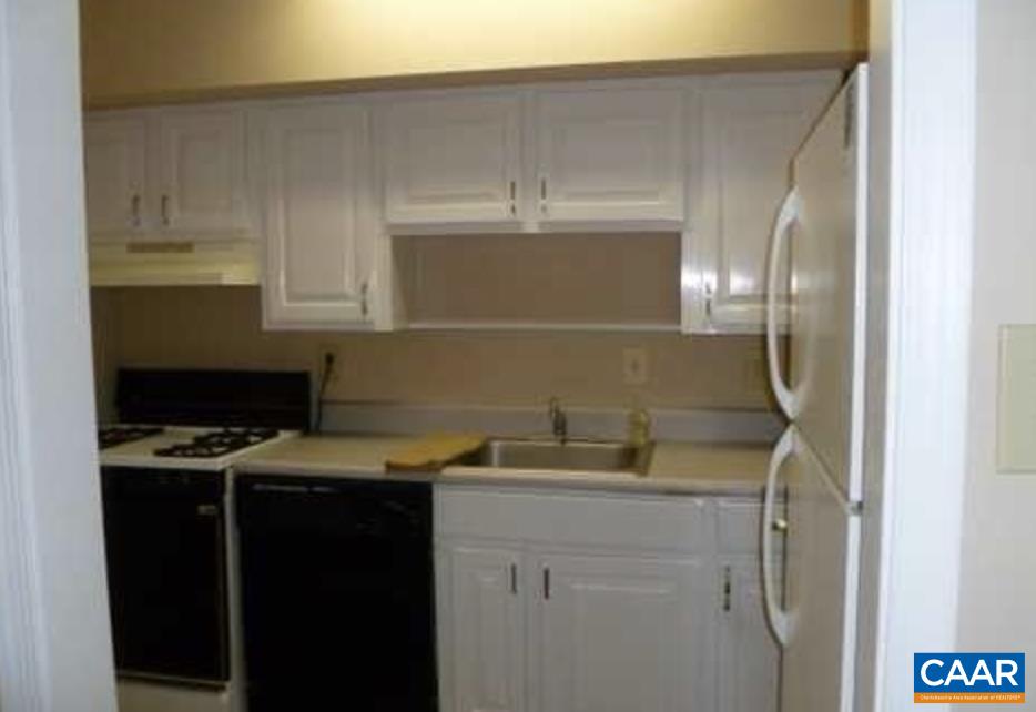 2422 BARRACKS PL Unit: 4