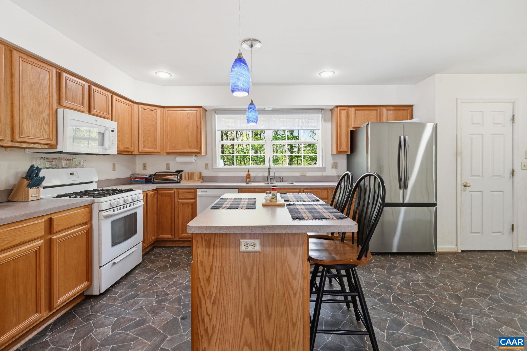 85 MAGNOLIA CT