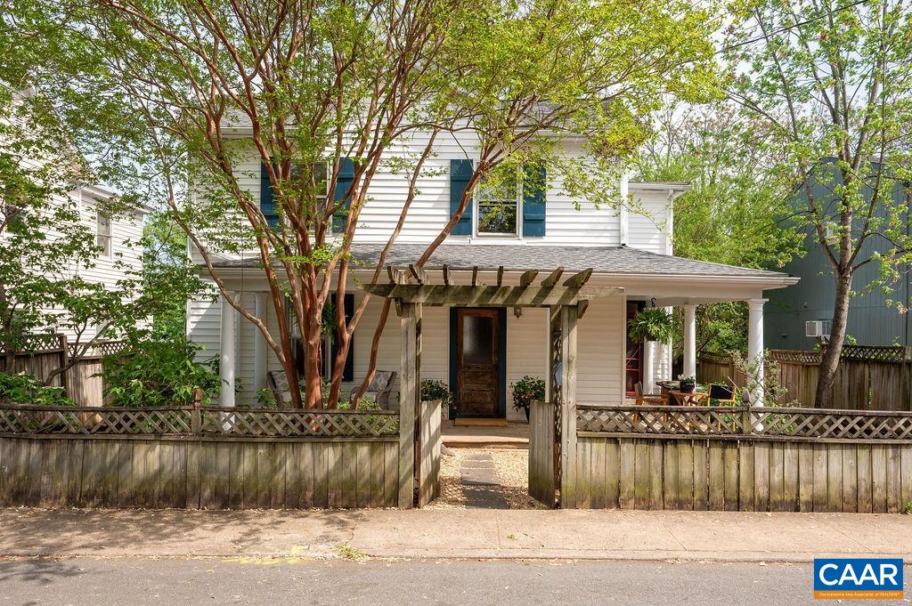 118 GOODMAN ST