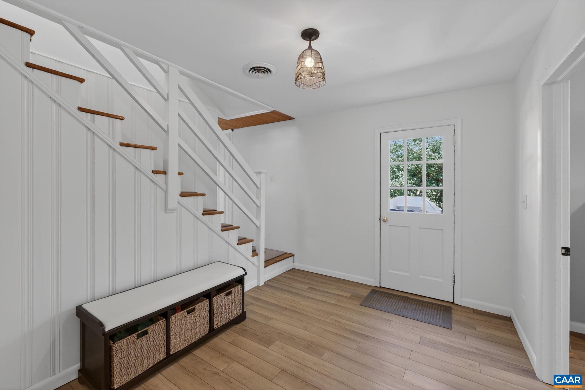 128 N BENNINGTON RD