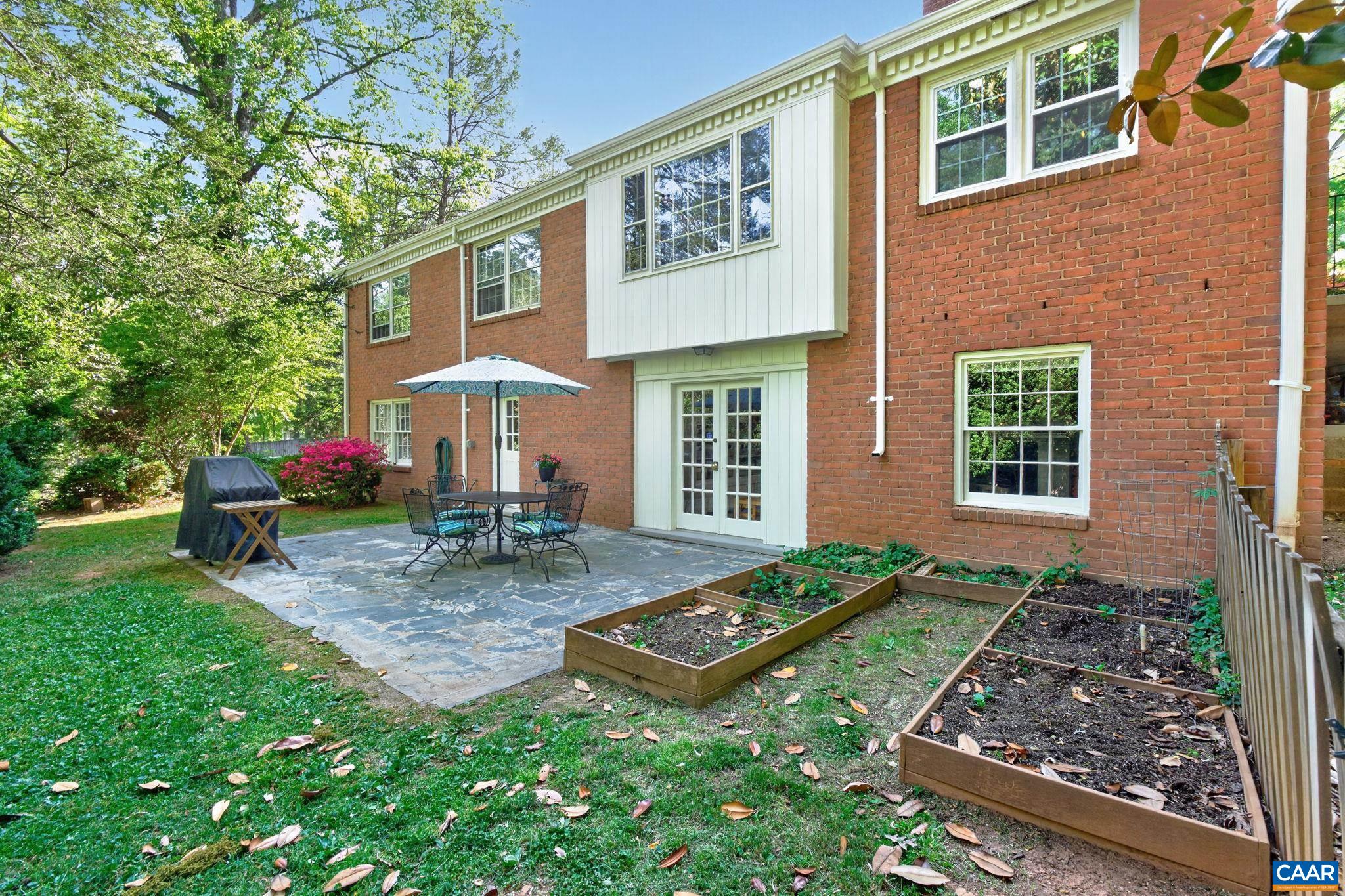 128 N BENNINGTON RD