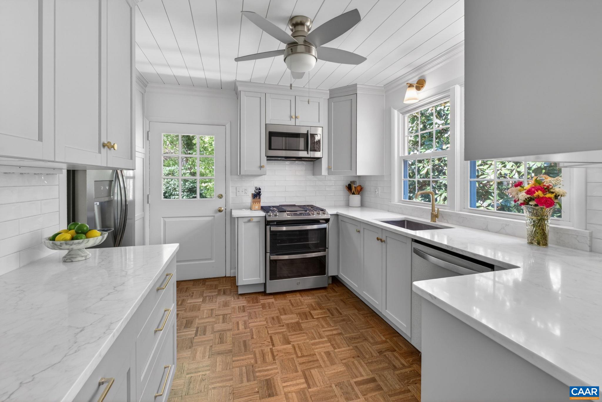 128 N BENNINGTON RD