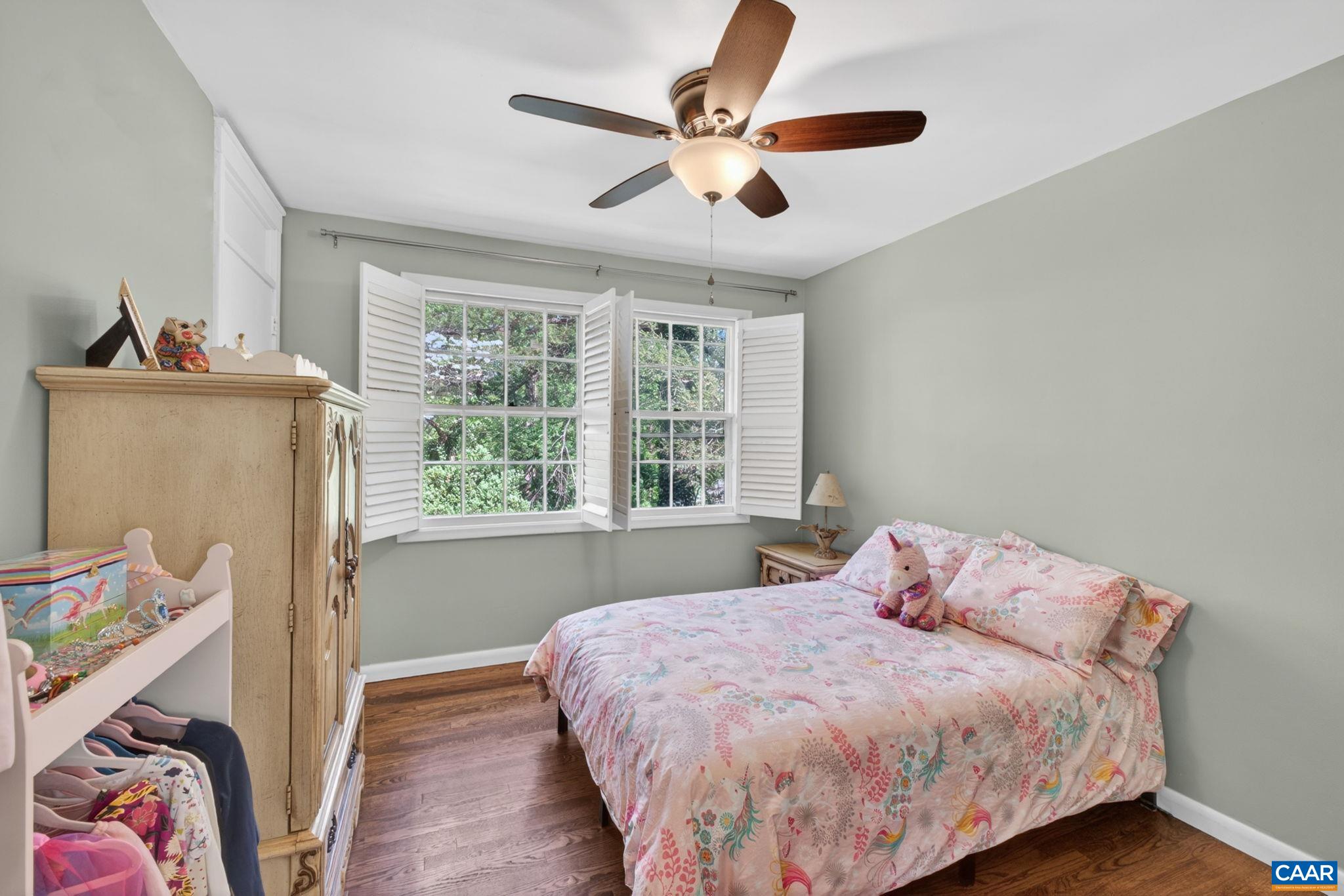 128 N BENNINGTON RD