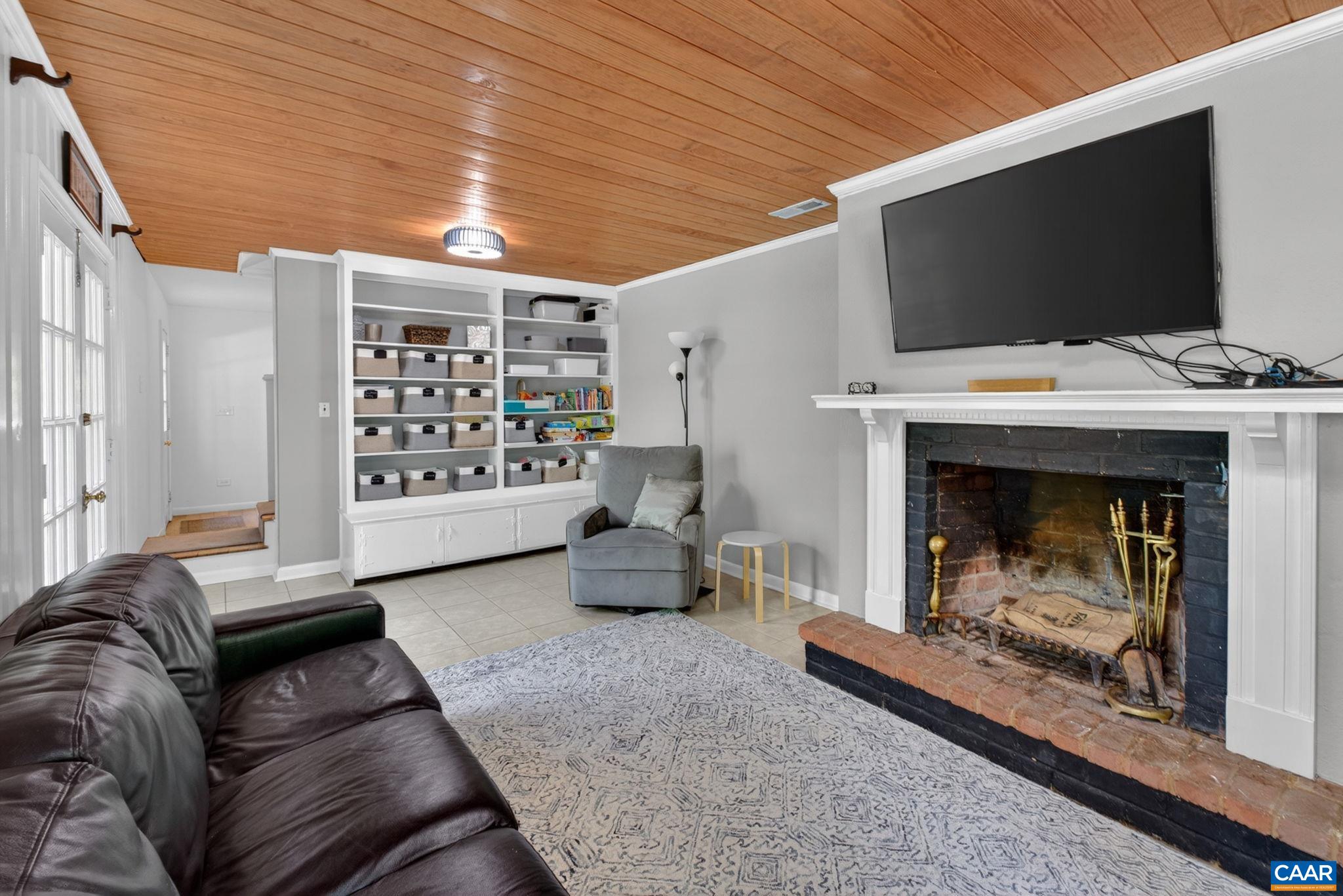 128 N BENNINGTON RD