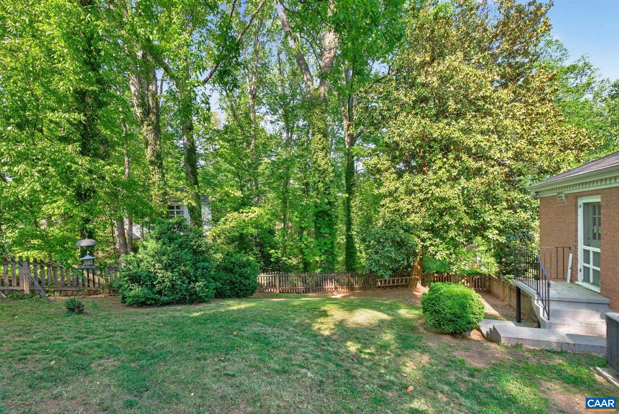 128 N BENNINGTON RD