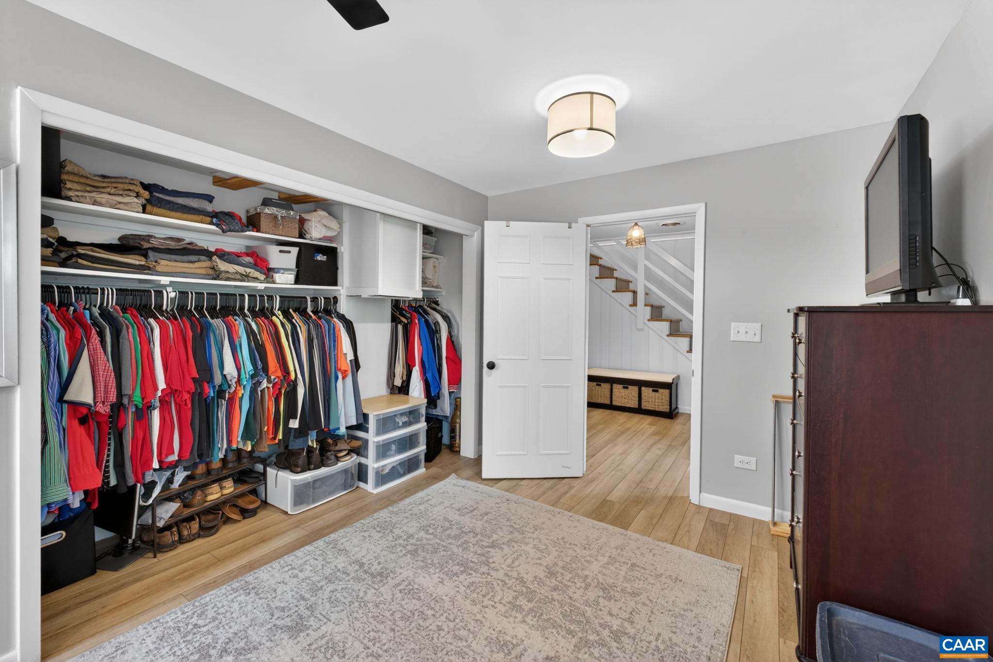 128 N BENNINGTON RD