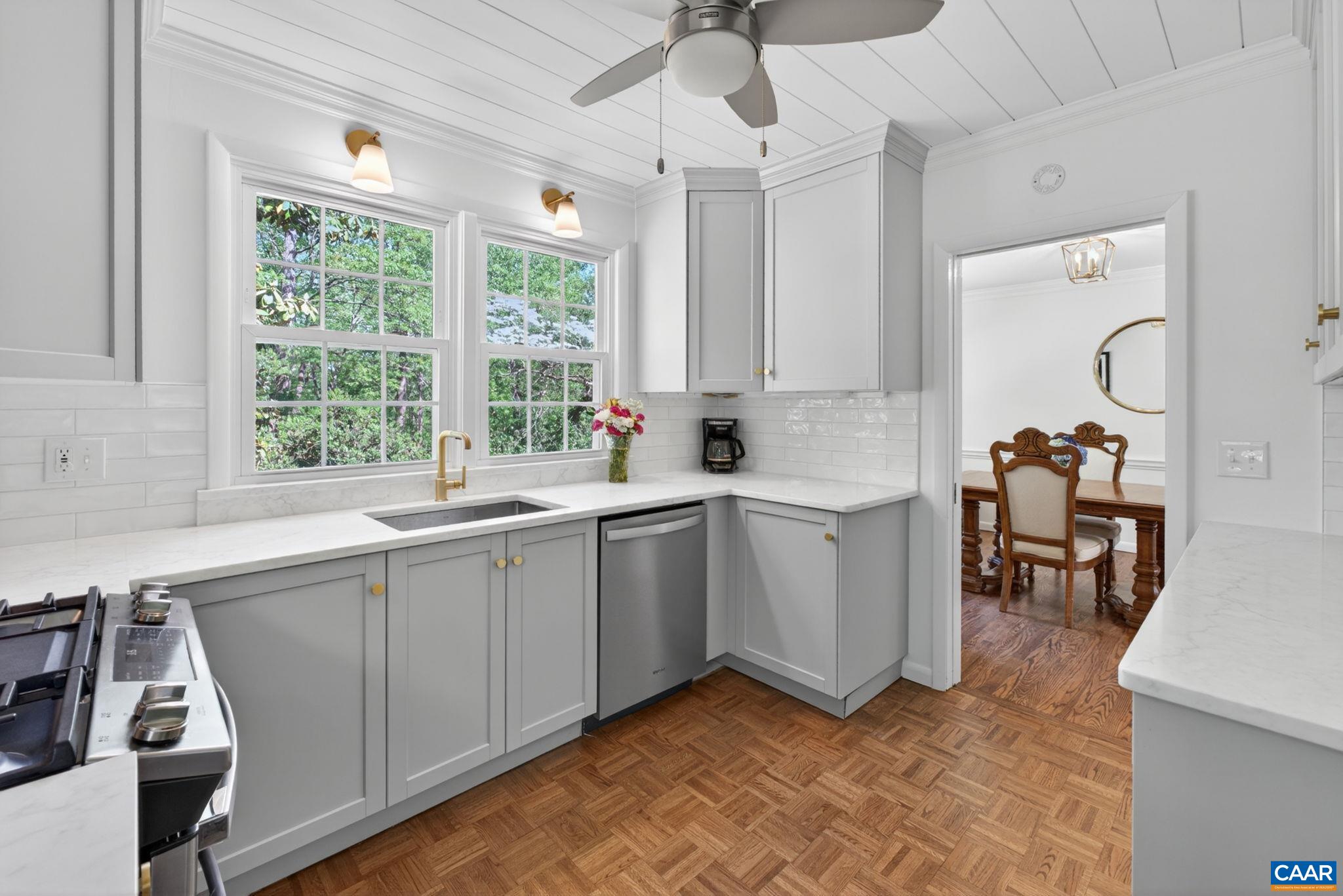 128 N BENNINGTON RD