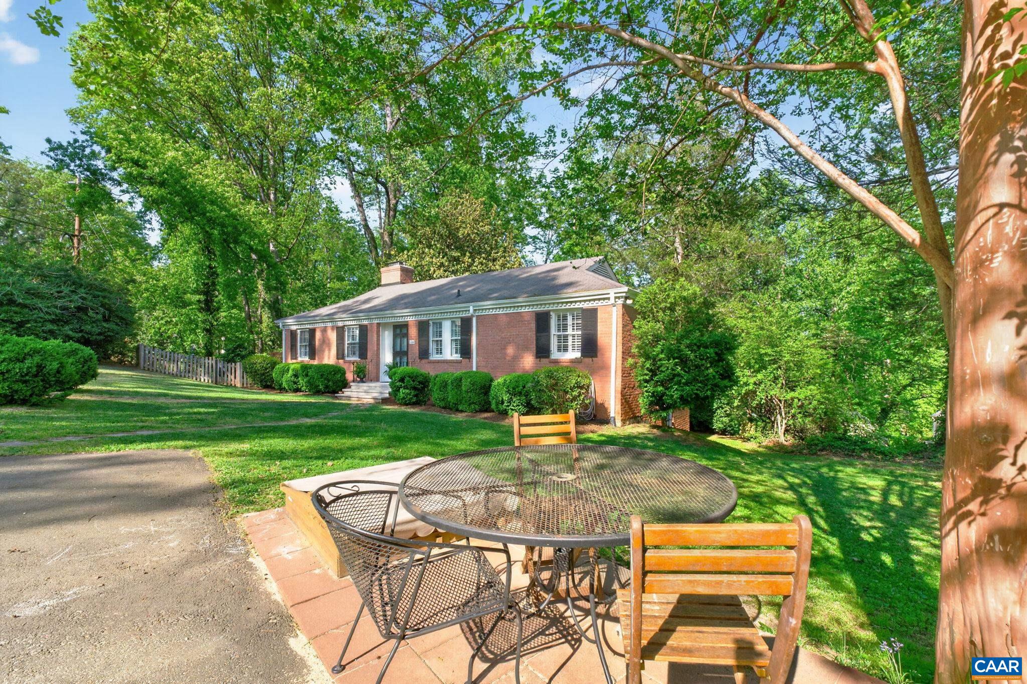 128 N BENNINGTON RD